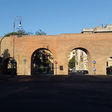 Termini Station Apartment Ai Due Cortili Presso Le Mura Aureliane Rome Exterior photo